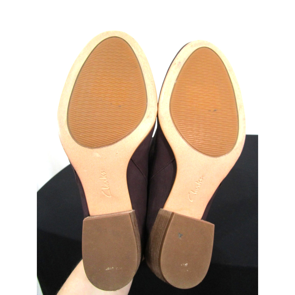 EUC! Clarks Spiced Isla Aubergine Leather Med. Heel Mules Women 7 M - Picture 8 of 10